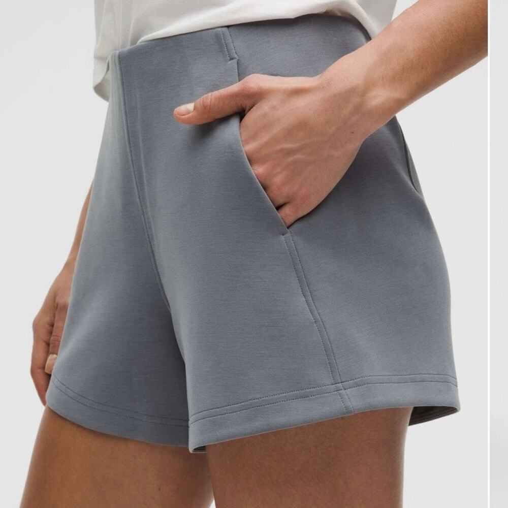 Lululemon Softstreme Kick-Flare Mid-Rise Short 4" Solar Grey W7DBXS NWT